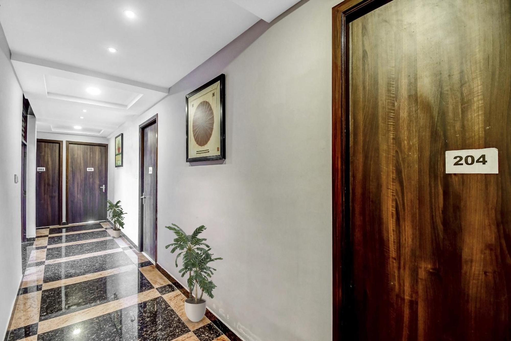 Super Townhouse All In One Kolkata Ngoại thất bức ảnh